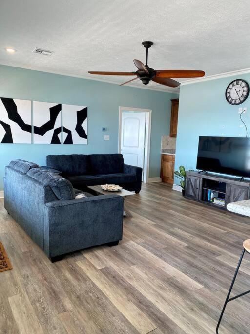 Oceanfront Home Near Hollybeach Cameron Екстер'єр фото