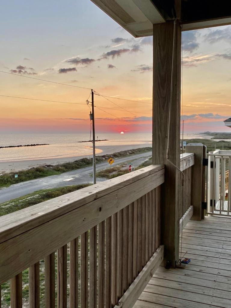 Oceanfront Home Near Hollybeach Cameron Екстер'єр фото